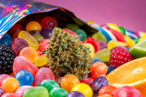 Zkittlez con caramelos y frutas coloridas que representan su perfil aromático